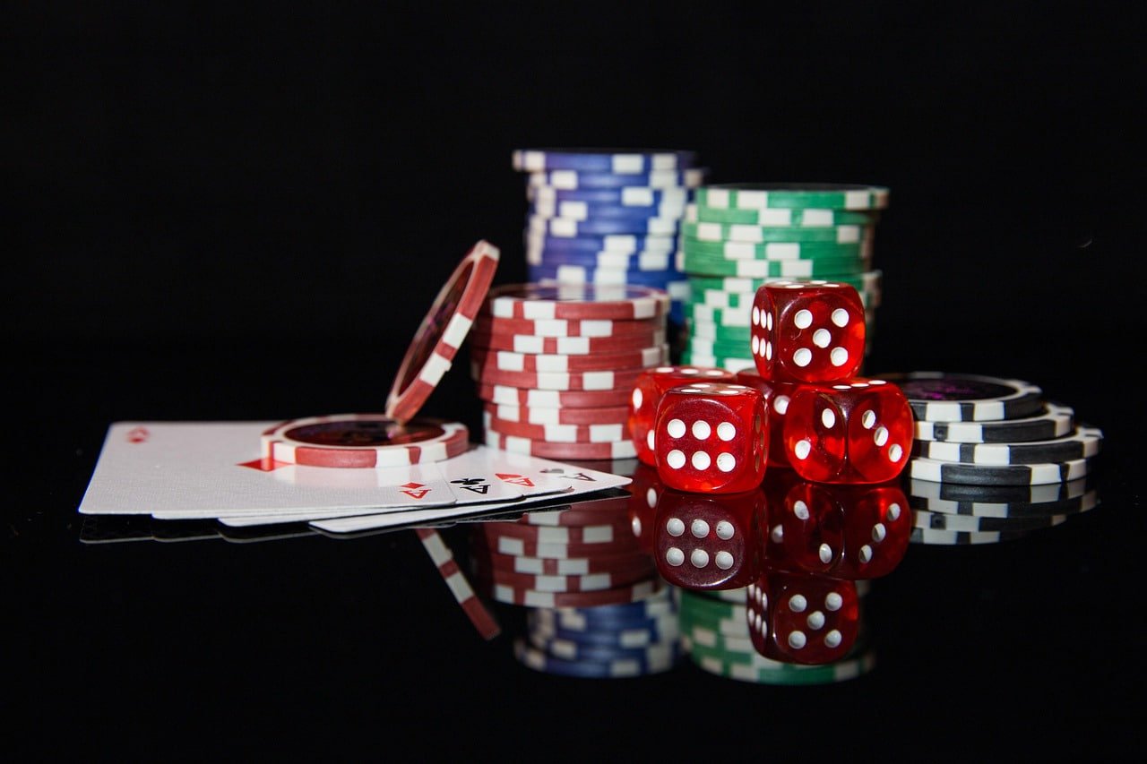Roulette wheel spinning at a live dealer table on ss777 login